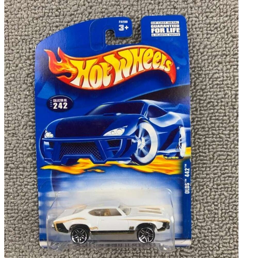 Y2K Hot Wheels Olds 442‎ White Die Cast Car Red Collector #242